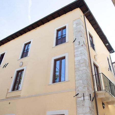 Dimora Del Sole - Intero Appartamento LʼAquila Exteriér fotografie